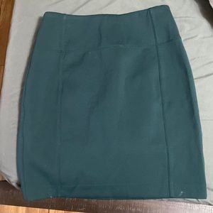Band new Lululemon Pencil skirt